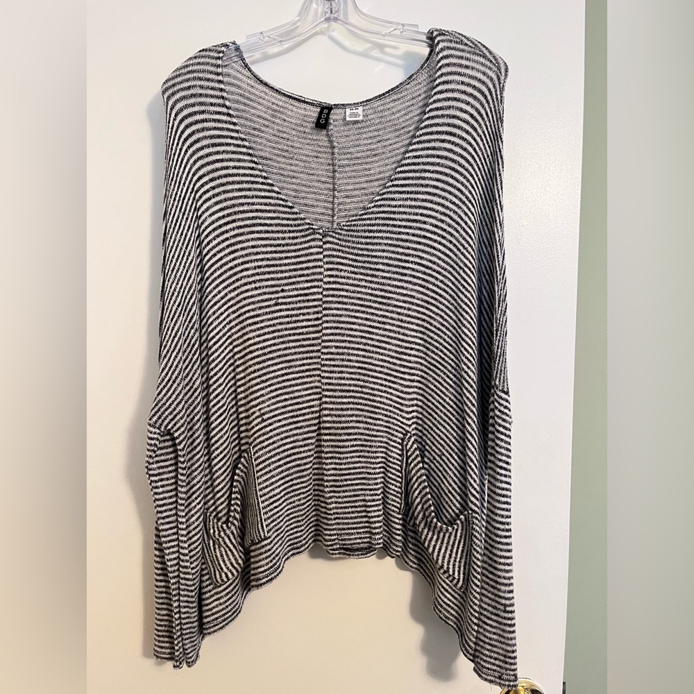 BDG black and white stripe thin sweater, v neck, medium